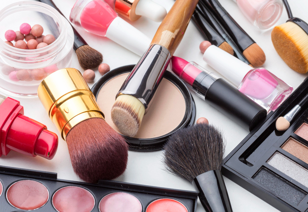 Free Beauty Samples and Fashion Perks Worth Trying